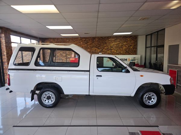 2015-Nissan-NP300-20i-LWB-Single-Cab image:4
