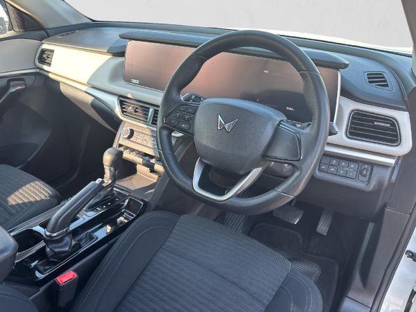 2023-Mahindra-XUV-700-20-AX5-Auto image:12