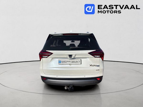 2023-Mahindra-XUV-700-20-AX5-Auto image:5