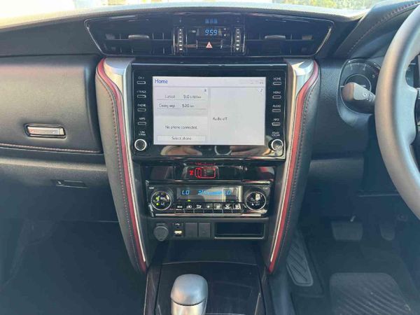2024-Toyota-Fortuner-28-GD-6-RB-Auto image:11