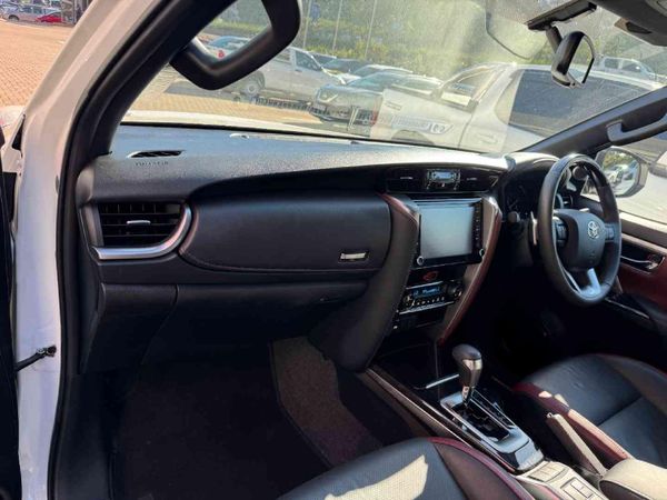 2024-Toyota-Fortuner-28-GD-6-RB-Auto image:15
