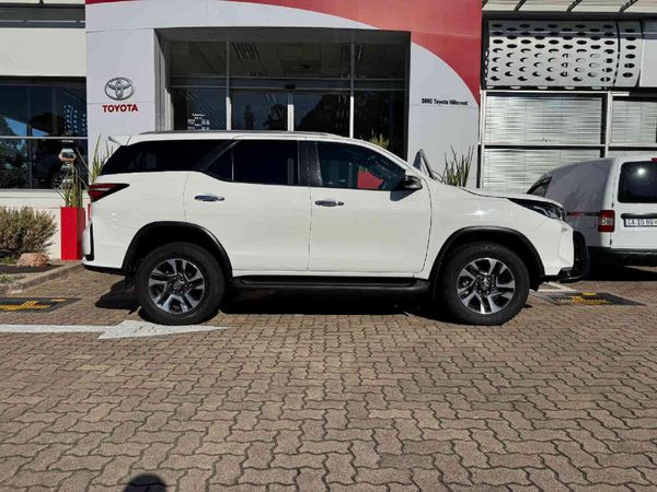 2024-Toyota-Fortuner-28-GD-6-RB-Auto image:3