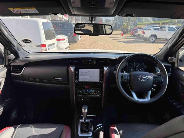 2024-Toyota-Fortuner-28-GD-6-RB-Auto image:7