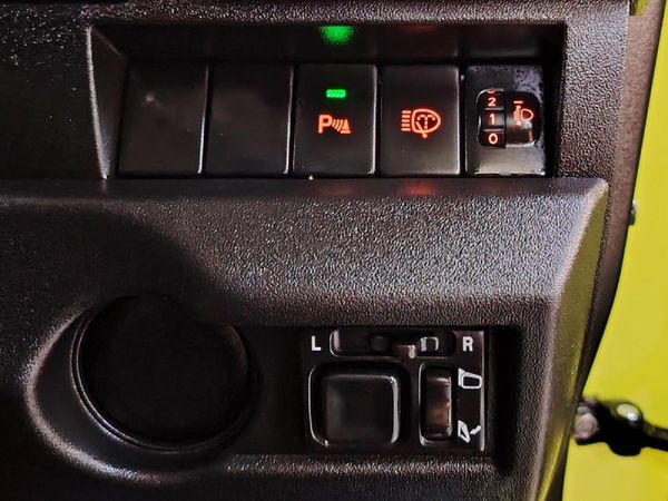 2026-Suzuki-Jimny-15-GLX-AllGrip-5-Door-Auto image:21