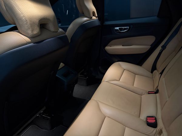 2020-Volvo-XC60-D4-Momentum-Auto-AWD image:16