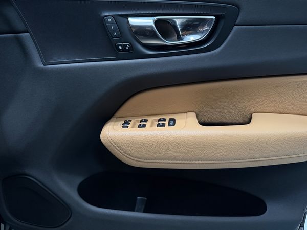 2020-Volvo-XC60-D4-Momentum-Auto-AWD image:19