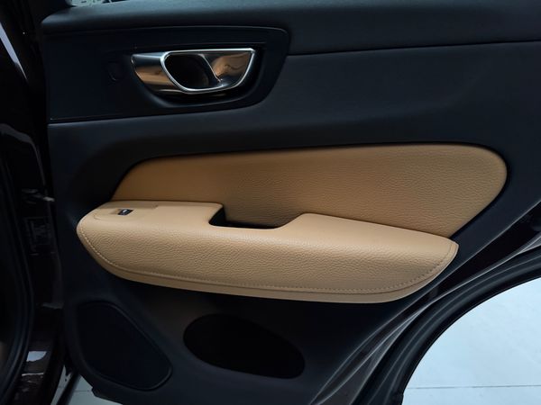 2020-Volvo-XC60-D4-Momentum-Auto-AWD image:20