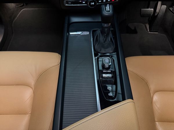 2020-Volvo-XC60-D4-Momentum-Auto-AWD image:23