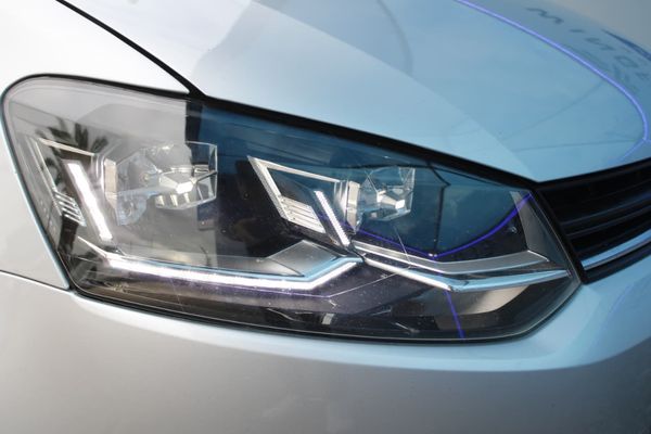 2022-Volkswagen-Polo-Vivo-14-Comfortline-5-dr image:9