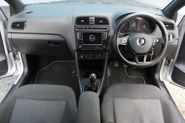 2022-Volkswagen-Polo-Vivo-14-Comfortline-5-dr image:10