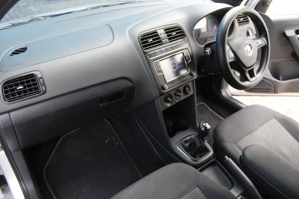 2022-Volkswagen-Polo-Vivo-14-Comfortline-5-dr image:13