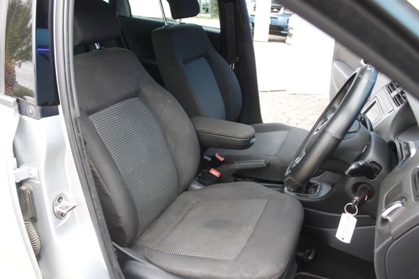 2022-Volkswagen-Polo-Vivo-14-Comfortline-5-dr image:18