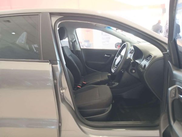 2022-Volkswagen-Polo-Vivo-14-Trendline-5-dr image:11