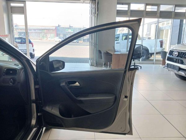 2022-Volkswagen-Polo-Vivo-14-Trendline-5-dr image:13