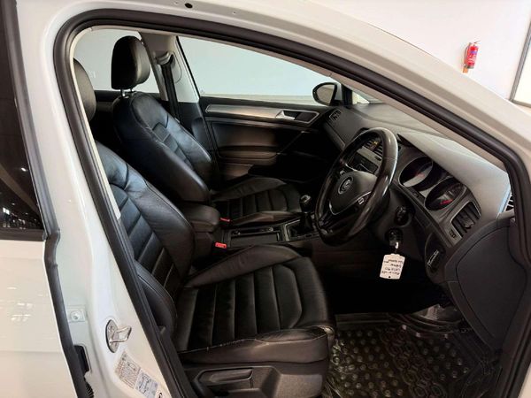 2017-Volkswagen-Golf-VII-14-TSI-Comfortline image:10