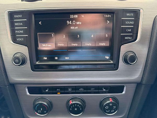 2017-Volkswagen-Golf-VII-14-TSI-Comfortline image:16