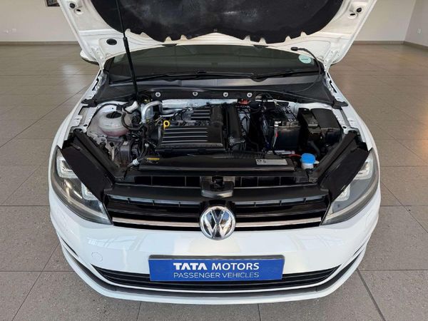 2017-Volkswagen-Golf-VII-14-TSI-Comfortline image:8