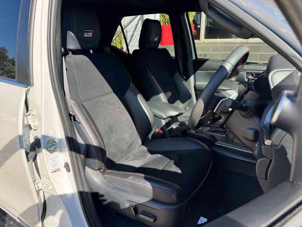 2025-Toyota-Fortuner-28GD-6-4x4-GR-S-Auto image:21