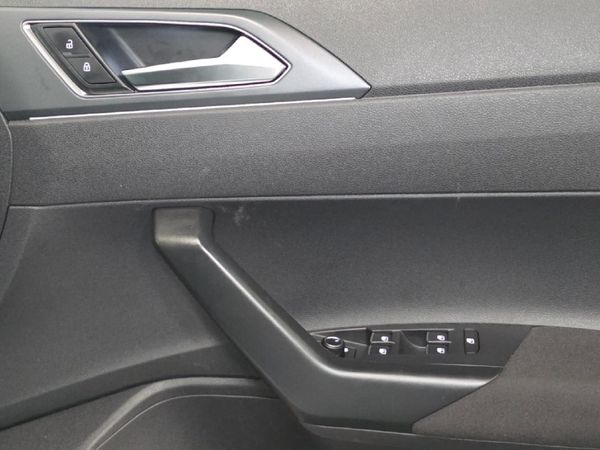 2026-Volkswagen-Taigo-10-TSI-R-Line-Auto image:11