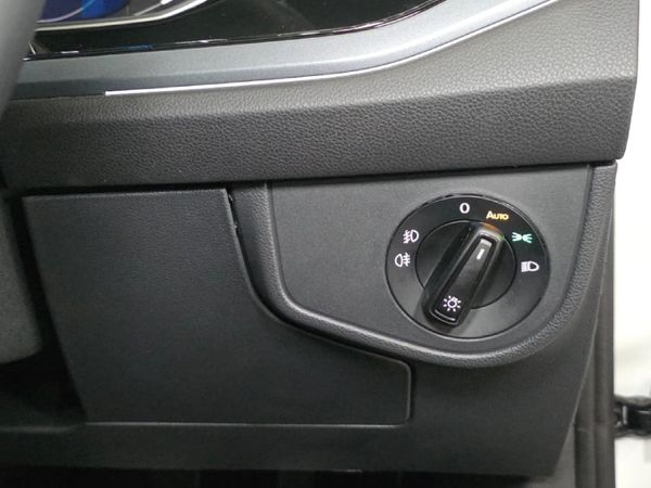 2026-Volkswagen-Taigo-10-TSI-R-Line-Auto image:18
