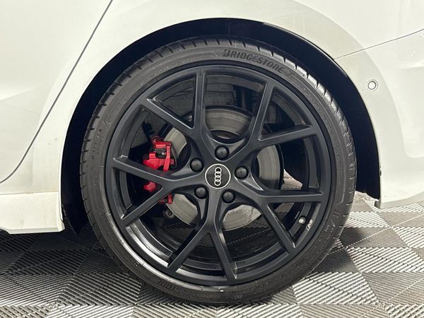 2022-Audi-RS3-Sportback-Quattro-Auto image:6