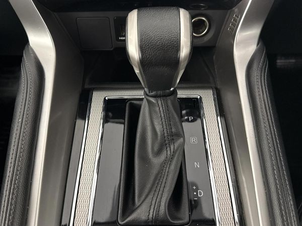 2021-Mitsubishi-Pajero-Sport-24D-Auto image:10