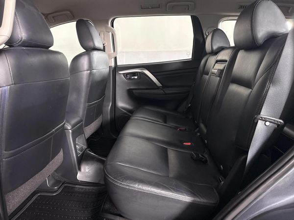 2021-Mitsubishi-Pajero-Sport-24D-Auto image:3