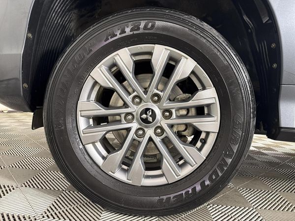 2021-Mitsubishi-Pajero-Sport-24D-Auto image:4