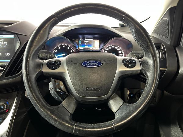 2017-Ford-Kuga-20-EcoBoost-Titanium-AWD-Auto image:11