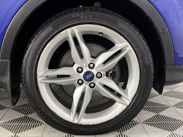 2017-Ford-Kuga-20-EcoBoost-Titanium-AWD-Auto image:5