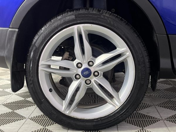 2017-Ford-Kuga-20-EcoBoost-Titanium-AWD-Auto image:7