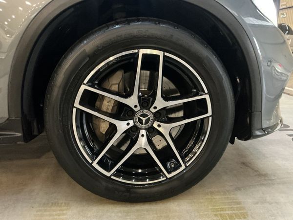 2019-Mercedes-Benz-GLC-Coupe-250d image:25