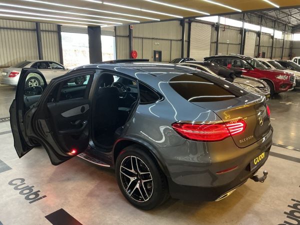 2019-Mercedes-Benz-GLC-Coupe-250d image:4