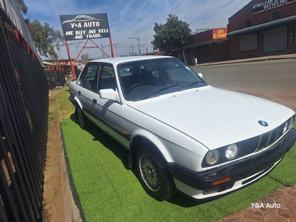 1991-BMW-3-Series-318i-Auto image:2
