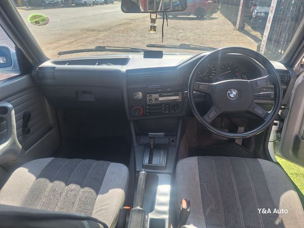 1991-BMW-3-Series-318i-Auto image:4