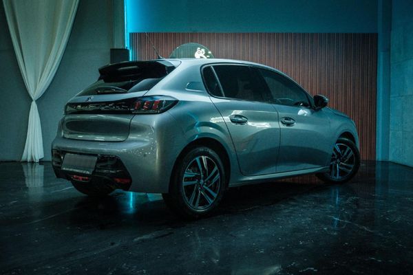 2022-Peugeot-208-12T-Allure image:4
