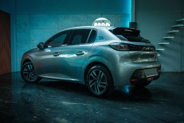 2022-Peugeot-208-12T-Allure image:5
