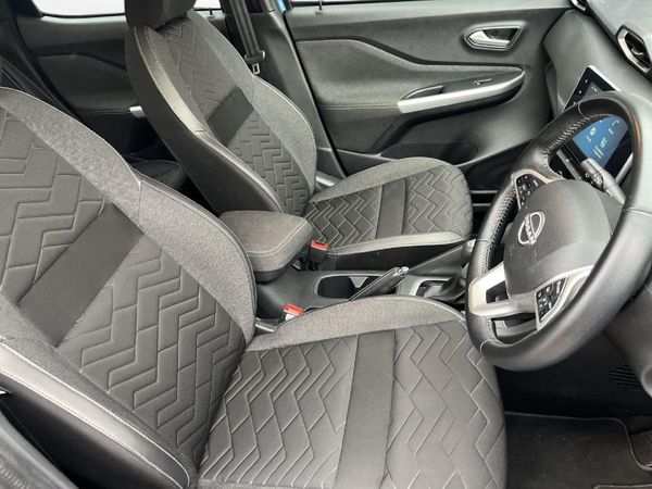 2023-Nissan-Magnite-10T-Acenta-Auto image:8