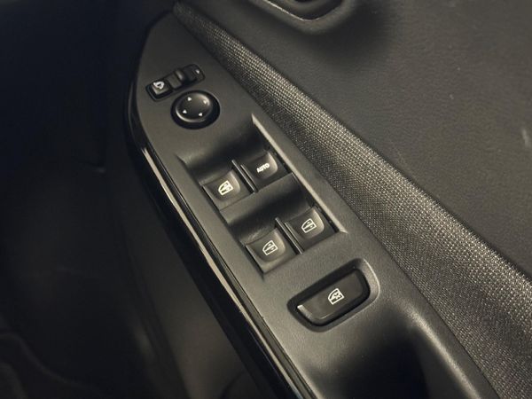 2024-Nissan-Magnite-10-Turbo-Acenta-Kuro-Auto image:19