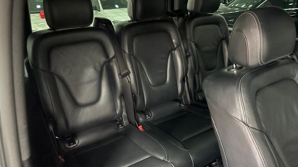 2019-Mercedes-Benz-V-Class-V-250d-Avantgarde-Auto image:6