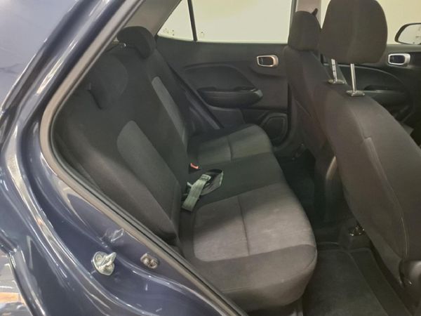 2022-Hyundai-Venue-10-TGDI-Fluid-Auto image:5