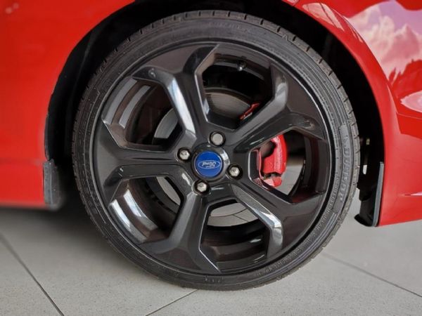 2016-Ford-Fiesta-ST-16-EcoBoost-GDTi image:11