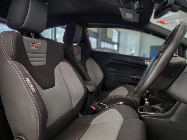 2016-Ford-Fiesta-ST-16-EcoBoost-GDTi image:13
