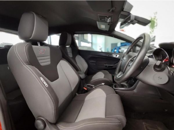 2016-Ford-Fiesta-ST-16-EcoBoost-GDTi image:14