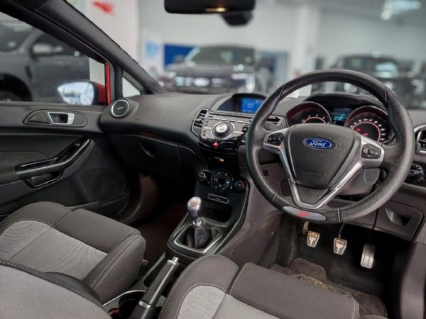 2016-Ford-Fiesta-ST-16-EcoBoost-GDTi image:15