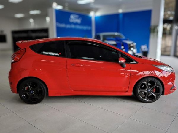 2016-Ford-Fiesta-ST-16-EcoBoost-GDTi image:6