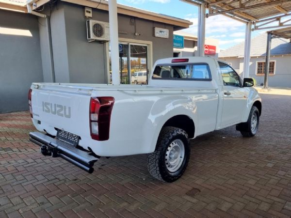 2022-Isuzu-D-Max-250C-Fleetside-Single-Cab image:2