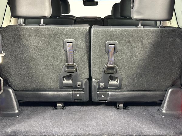 2016-Toyota-Land-Cruiser-200-45-D-V8-VX-Auto image:12