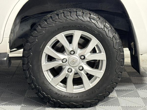 2016-Toyota-Land-Cruiser-200-45-D-V8-VX-Auto image:5