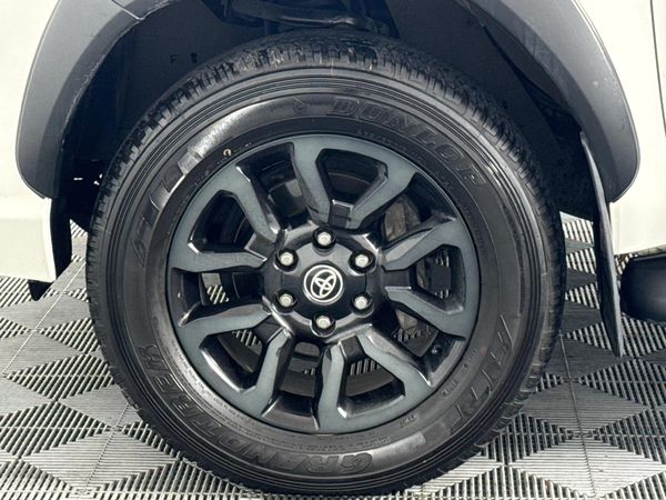 2018-Toyota-Hilux-24-GD-6-Raised-Body-SRX-Extended-Cab image:3